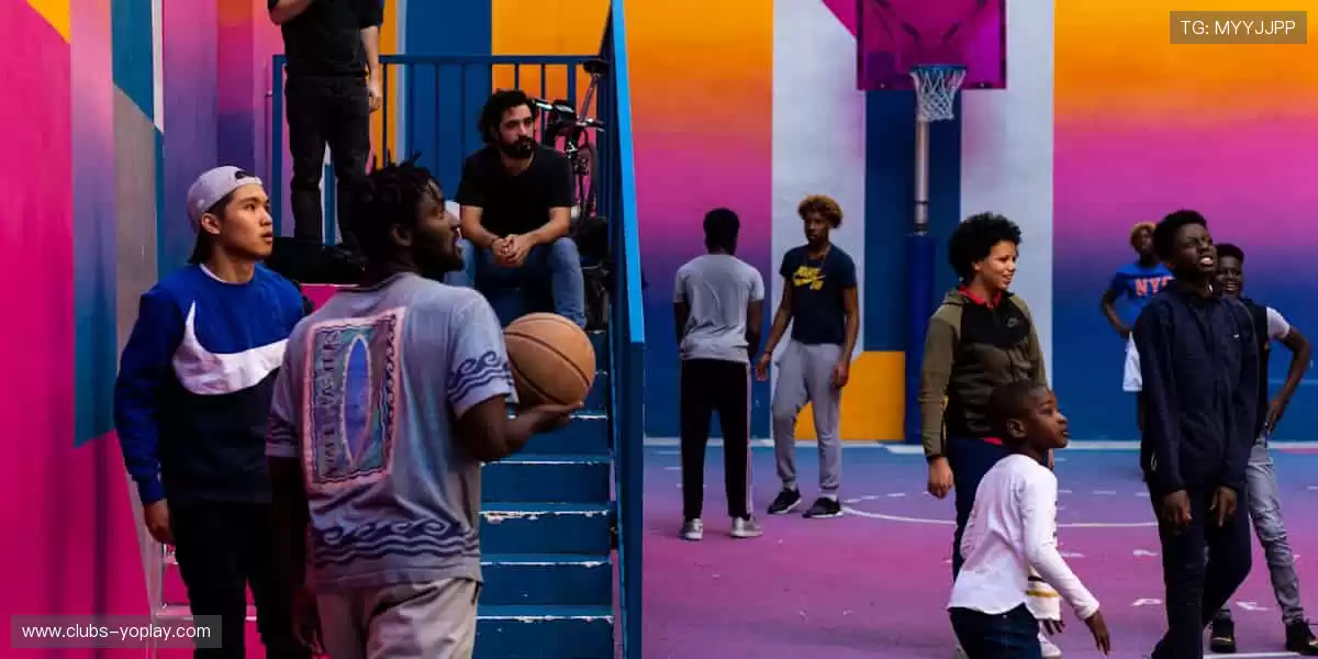 周边好物,粉丝专属!👕🎁 从球衣到纪念章,把热爱穿在身上!